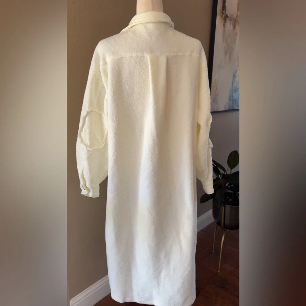 Off white long fleece oversized coat with button down - Picture 3 of 6